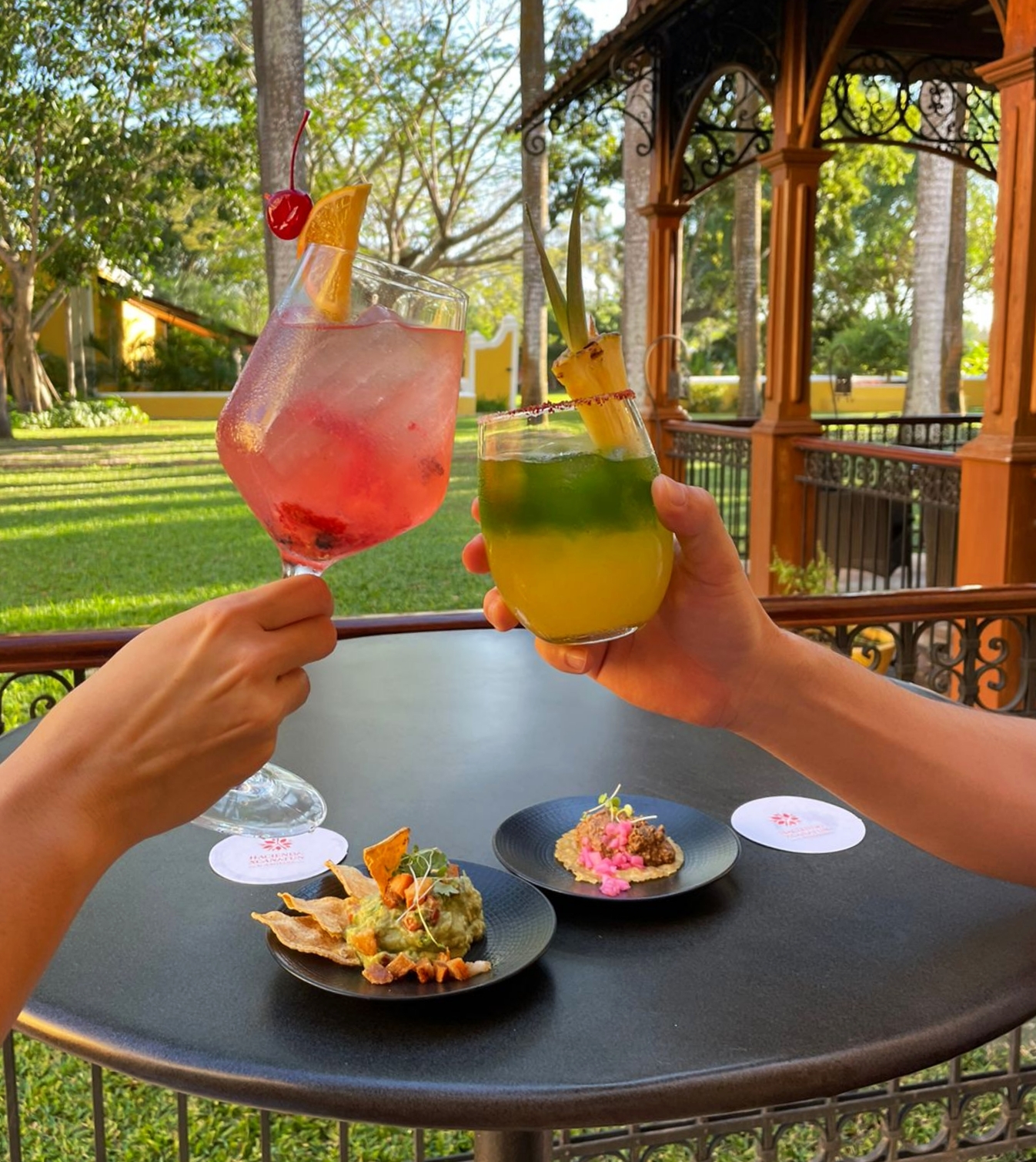 lobby bar hacienda xcanatun